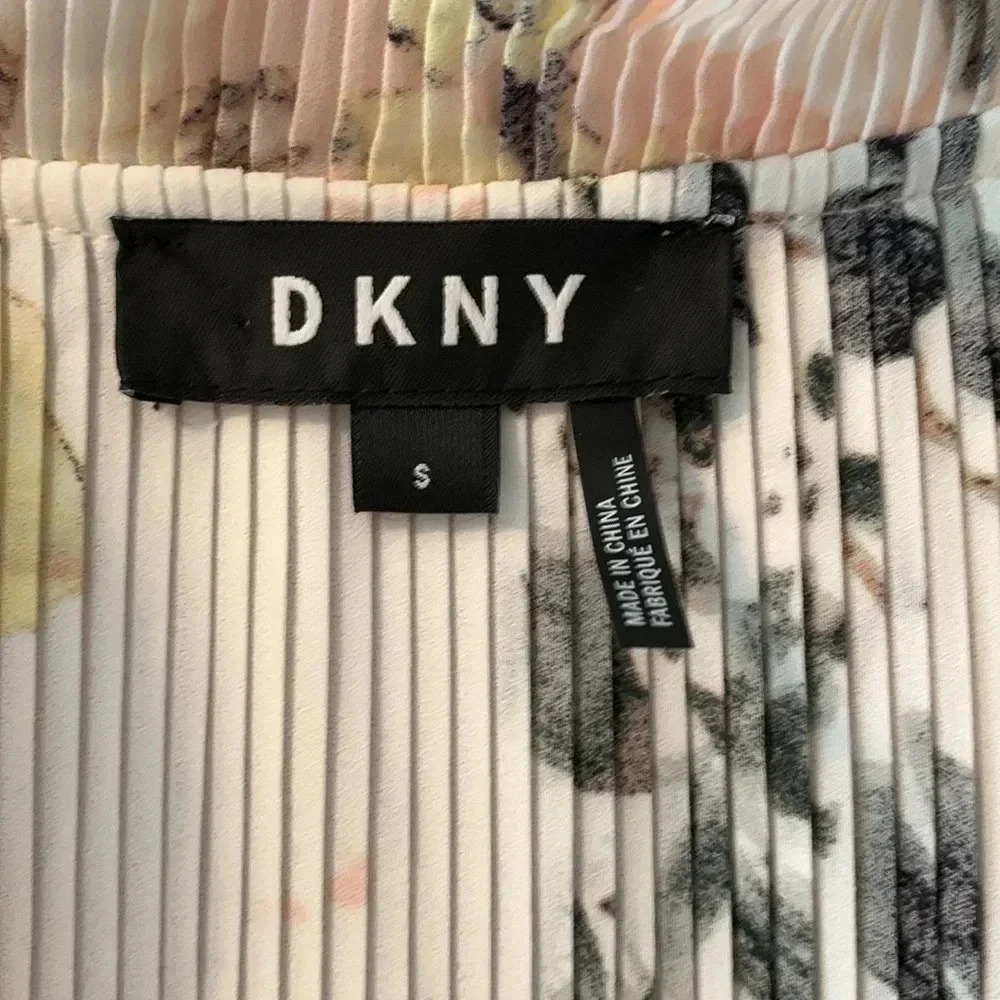 Dkny  S - Picture 4 of 7